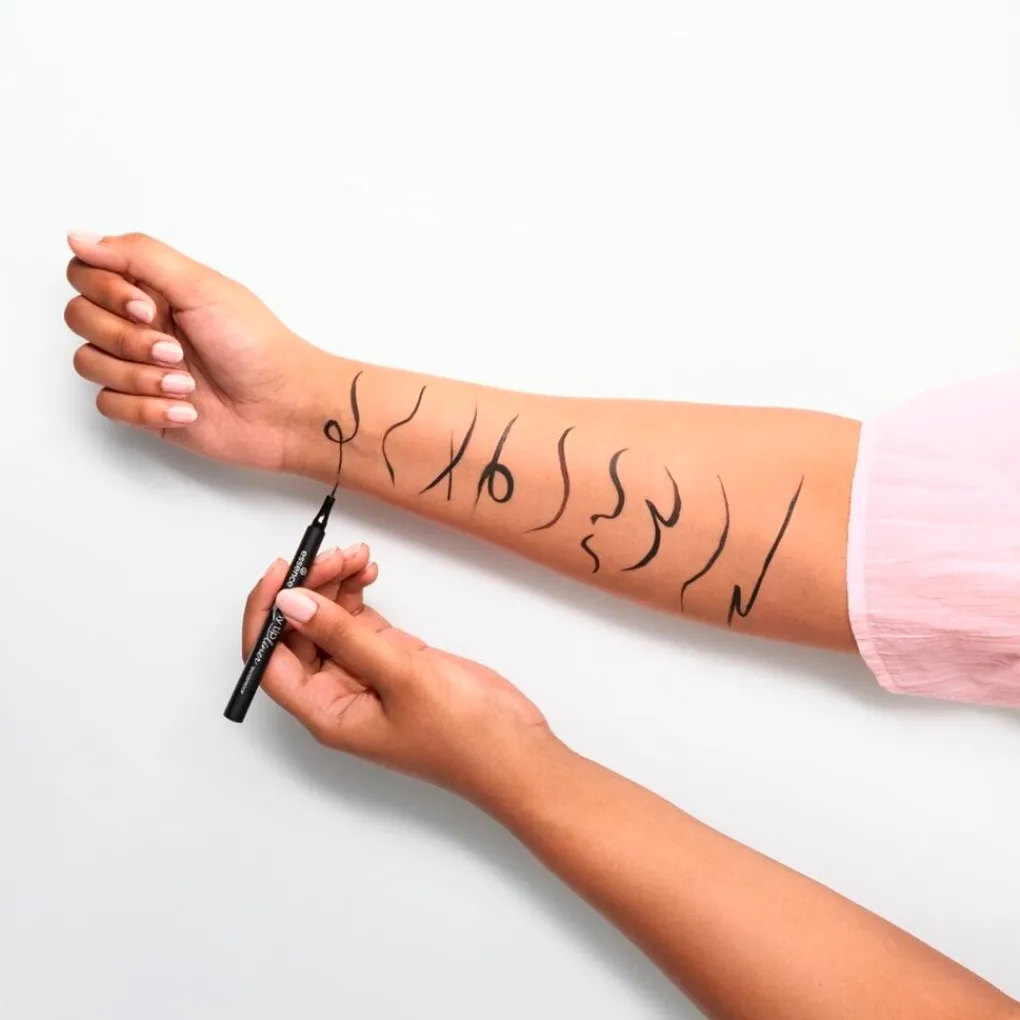 Essence Eyeliner>Tiny Tip 01 Deep Black Waterproof Eyeliner